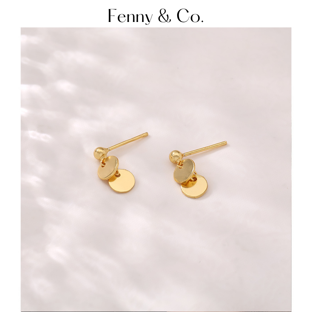 Khuyên Tai Đính Vàng Tinh Tế - Phụ Kiện Nhẹ Nhàng, Sang Trọng | Fenny & Co