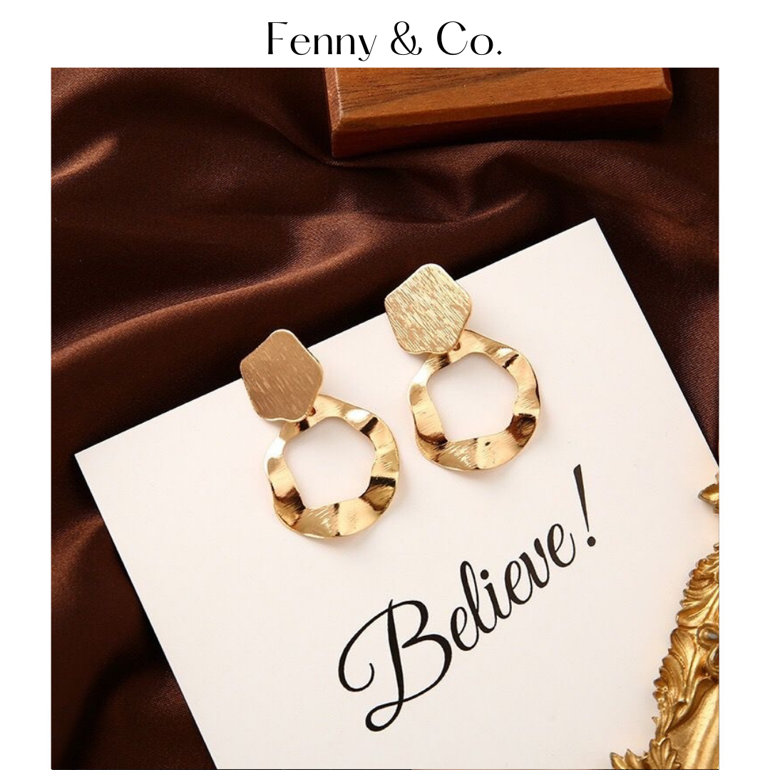 Khuyên Tai Kim Loại Dạng Tròn Lượn Sóng Phong Cách Retro - Sang Trọng & Cá Tính