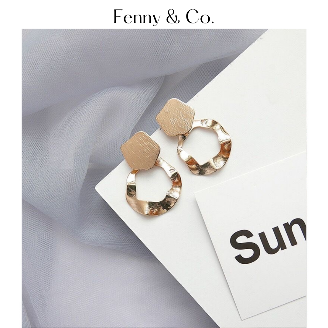 Khuyên Tai Kim Loại Dạng Tròn Lượn Sóng Phong Cách Retro - Sang Trọng & Cá Tính