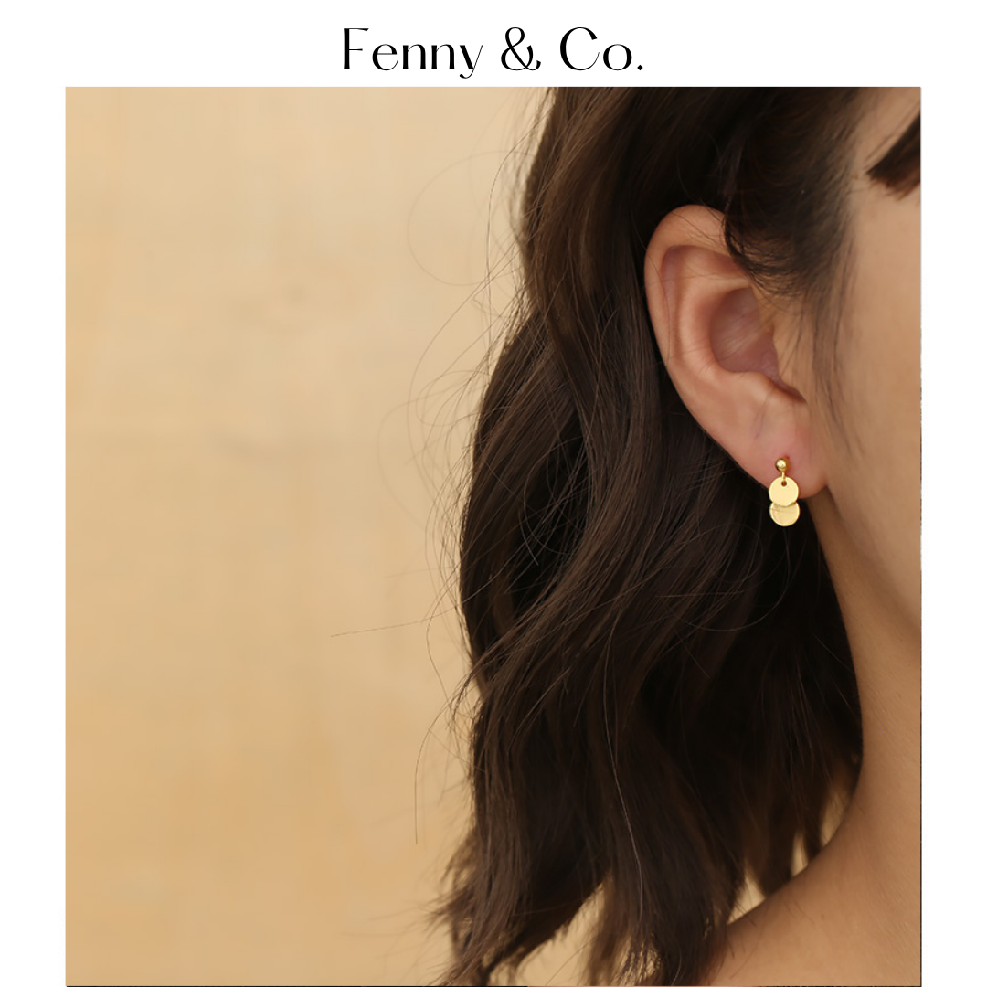 Khuyên Tai Đính Vàng Tinh Tế - Phụ Kiện Nhẹ Nhàng, Sang Trọng | Fenny & Co