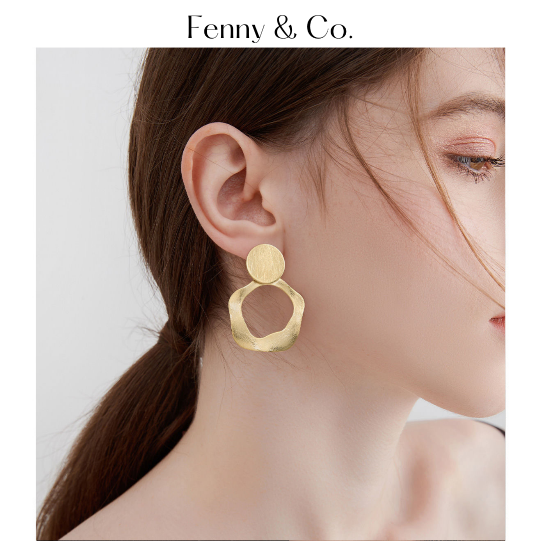 Khuyên Tai Kim Loại Dạng Tròn Lượn Sóng Phong Cách Retro - Sang Trọng & Cá Tính