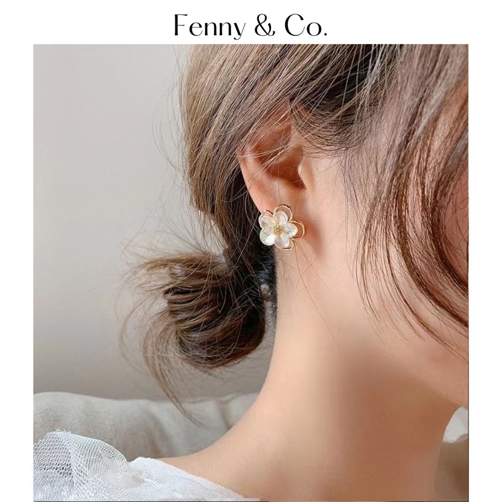 Khuyên Tai Hoa Mai Phong Cách Hàn Quốc - Thanh Lịch Và Nữ Tính